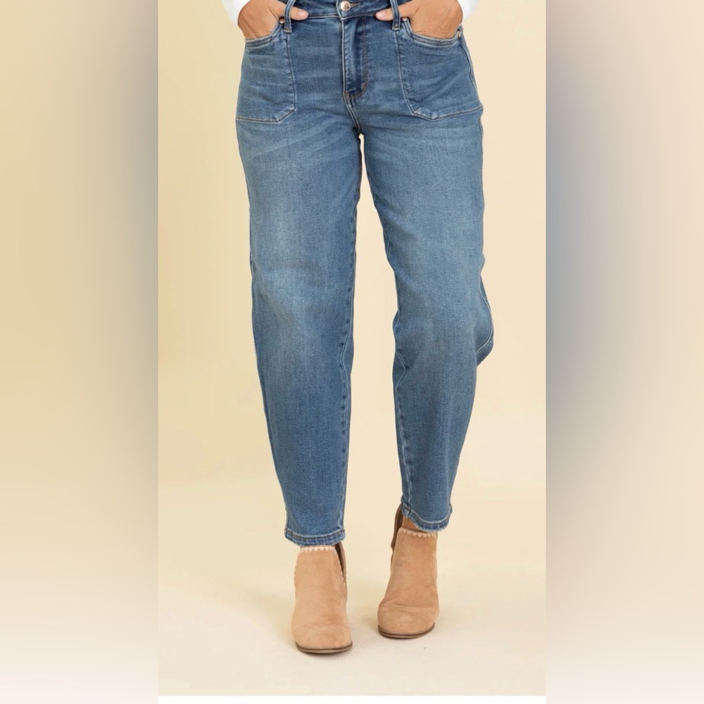 Judy Blue Barrel Blue Jeans